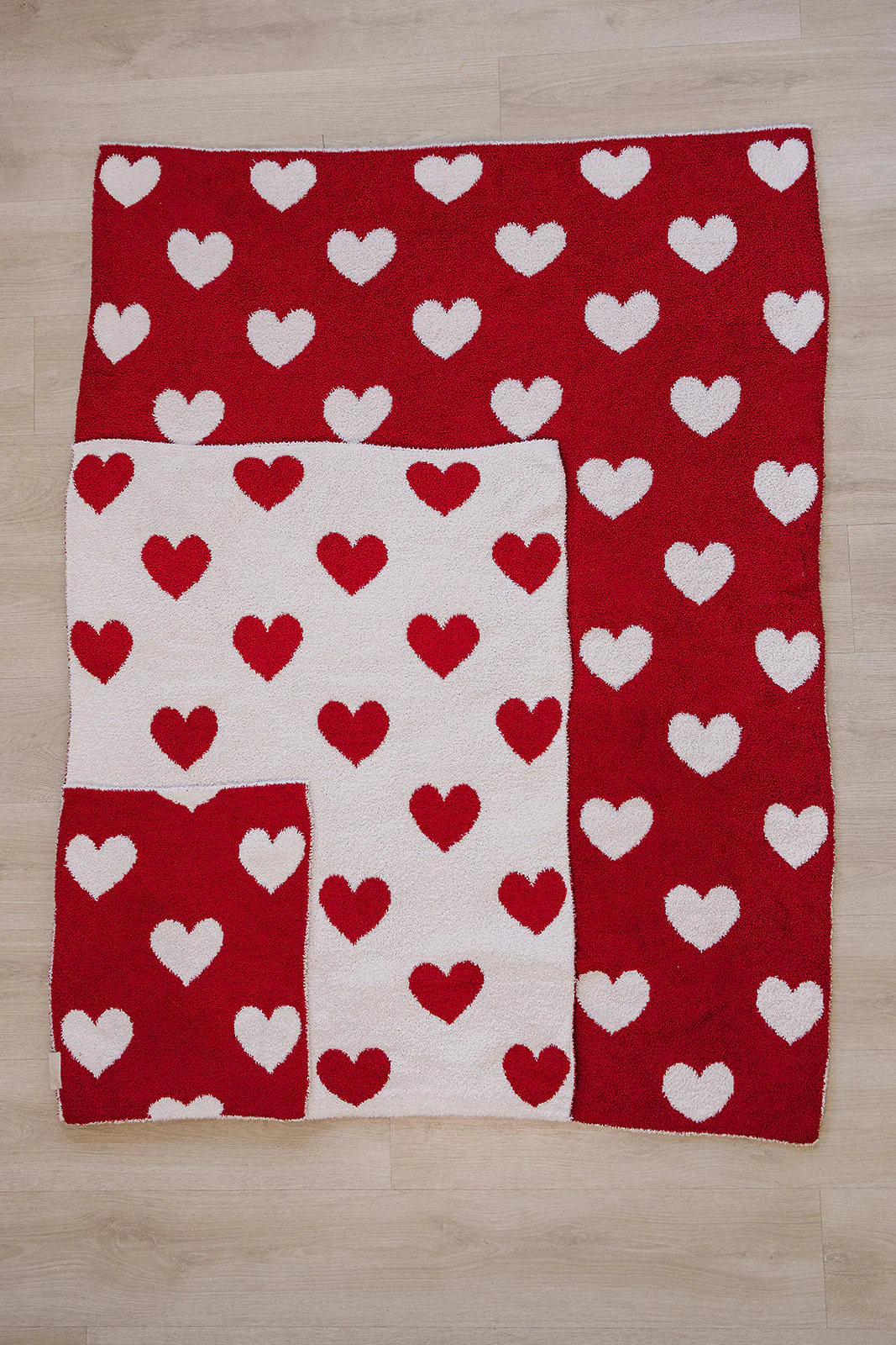 Hearts Plush Blanket - Image 7