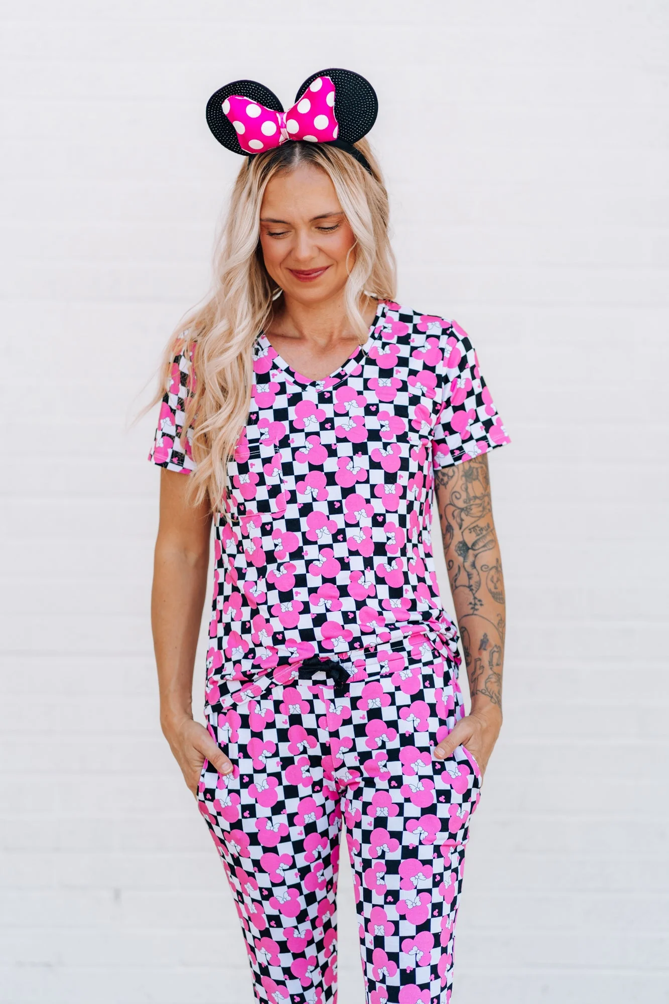 MAMA V-NECK- Millie Magic (Pink) - Image 5